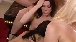Lucky guy enjoys reverse gangbang