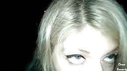 Amateur slut sucks dick in night park
