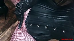 Redheaded mistress Red XXX plays with her new toy