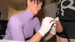 Curly-haired Latina MILF gets fucked with no condom