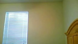 Amateur teen dildoing her pussy on webcam