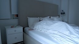 Sexy brunette cumming to NYC solo (vlog)