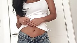 Busty Asian MILF Asa Akira plays solo
