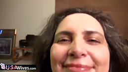Busty mature housewife Charlie Fox plays solo