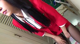 Pretty Japanese MILF gives nice blowjob