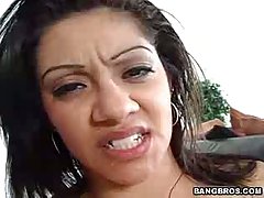 Vanessa Leon  никак не может пймать кайф