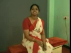 Home Indian sex with a mature babe and a younger guy with lots of energy
