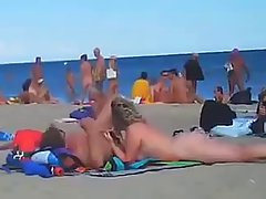 Naked people are looking for sex partners on the beach and doing it just for fun
