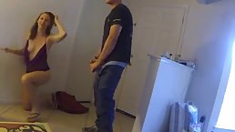 Delivery guy got an opportunity to fuck an insatiable housewife until she starts screaming
