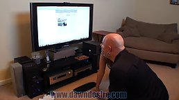 Big ass woman was trying to fix the TV when her husband came to fuck her good