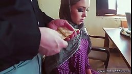 Muslim chick came home and got an opportunity to play with a dick, for money