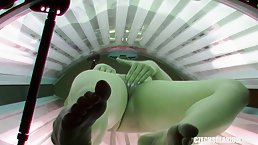 Dirty minded lady is masturbating in the tanning room and enjoying every second of it
