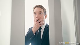 Blindfolded slut, Lily Labeau is getting doublefucked and screaming from pleasure while cumming