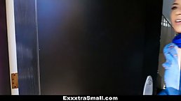 Petite muslim babe with a blue head scarf likes to have sex and to suck cock