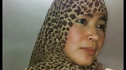 Turkish babes with head scarfs are making porn videos with girls, just for the fun of it