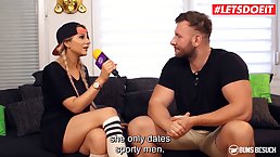 Smashing ebony lady is doing her best to make a guy cum all over her face