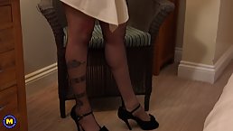 Velvetina Fox likes to play with herself, even in front of the camera, until she cums