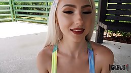 Incredible blonde babe took off her fitness outfit, because she wanted to have casual sex