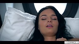Leanna Lace took off her clothes and started rubbing her dripping wet pussy to make herself cum