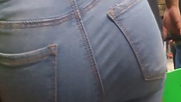 Random girl in jeans has so amazing ass that it's hard not to take photos of it