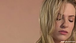 Dahlia Sky is a sweet, blonde honey who likes to masturbate every day, until she cums