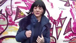 Slutty brunette, Lulugun gave a blowjob to a handsome stranger in exchange for a hardcore fuck