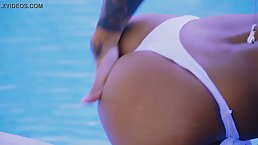 Gorgeous lady with big boobs and firm tits, Venus Aphrodite had casual sex with a new gardener