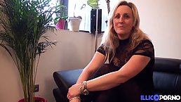 Clara, milf blonde se tape quatre mecs