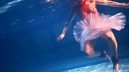 Bulava Lozhkova took off her clothes and jumped into the swimming pool, for the photo shooting