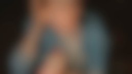 Experienced, amateur brunette gave a deep, moist blowjob to a guy she has recently met