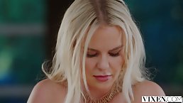 Big ass blonde MILF Slimthick Vic fucks hot dick