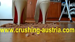 Amateur food and object crushing with high heels