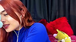 Young Colombian redhead girlfriend invites you to watch movies