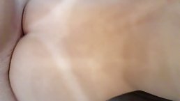 Amateur girl gives her pussy on the table