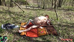 Redhead MILF Simona and her BF Leo have nice picnic pounding
