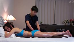 Slim Japanese MILF gets sexy massage