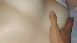 Amateur girl's pussy gets fucked and creamoied (closeup)