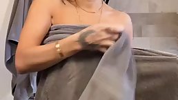 Busty Asian MILF Asa Akira masturbates on camera
