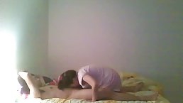 Amateur tenant pays her rent with blowjob