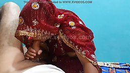 Amateur Indian MILF sucks her BF's dick